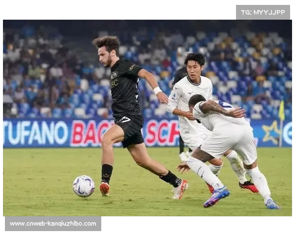 克瓦拉茨赫利亚恢复训练,出战欧冠关键战仍存疑问 克瓦拉茨赫利亚恢复训练,出战欧冠关键战仍存疑问